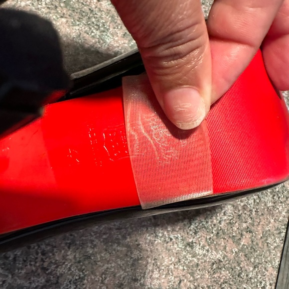 Louis Vuitton heals worn once , they are to big . Size 41. - Picture 3 of 13